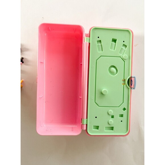 Vintage Bluebird Polly Pocket 1989 Pool Party Compact 8 figurines 3 umbrellas - Picture 6 of 9